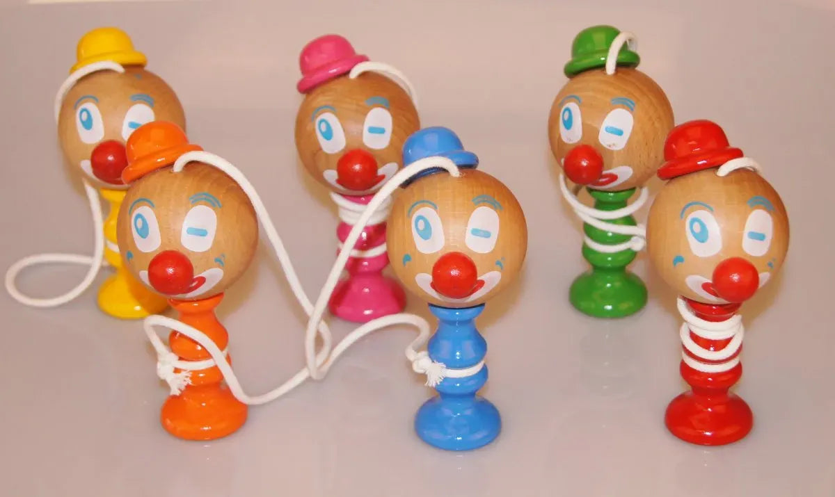 Le Bilboquet en bois : l'art de l'adresse à la française