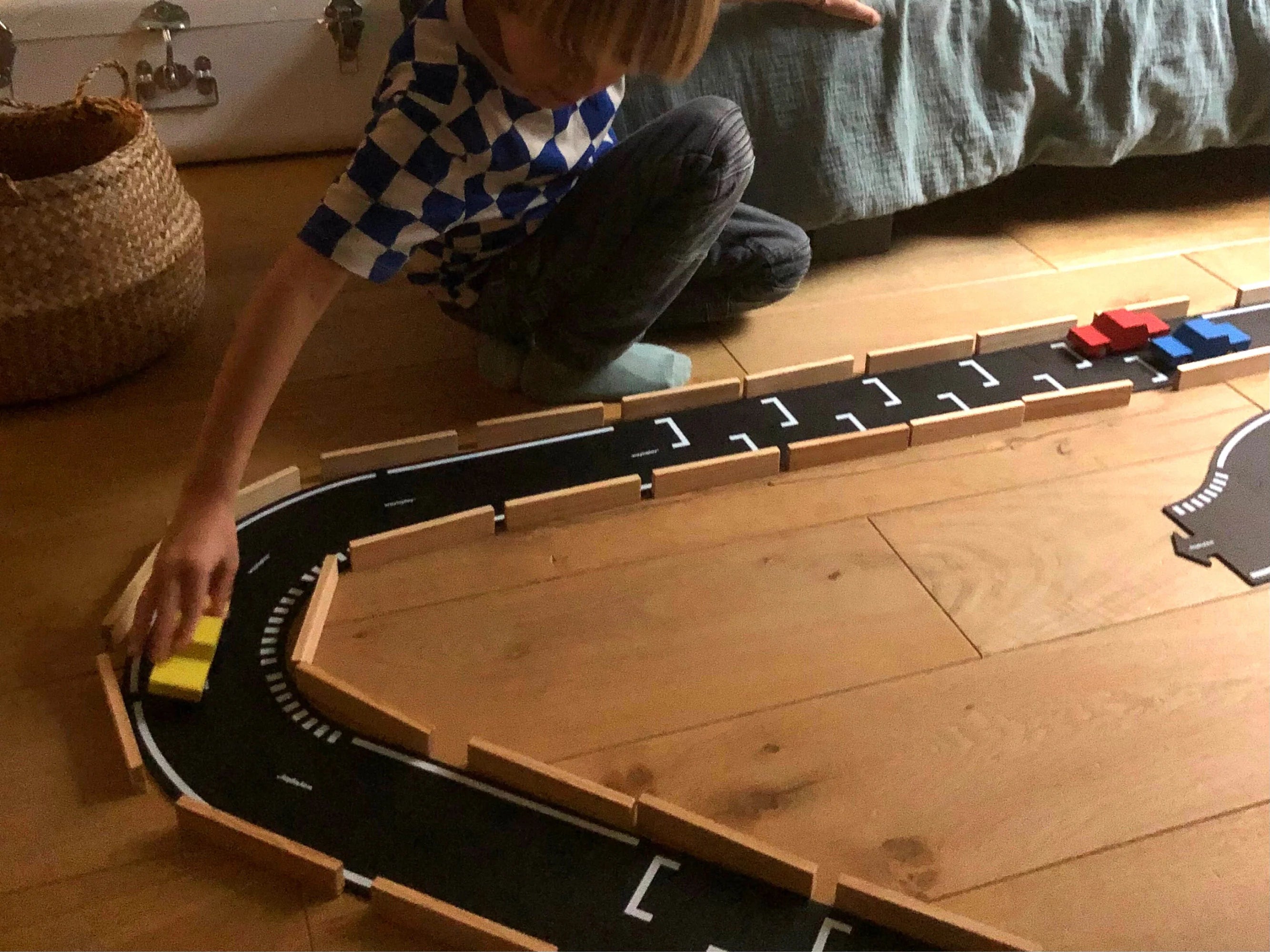 Le circuit flexible Paul Ricard 24 pièces - Made in Hollande - Waytoplay Toys