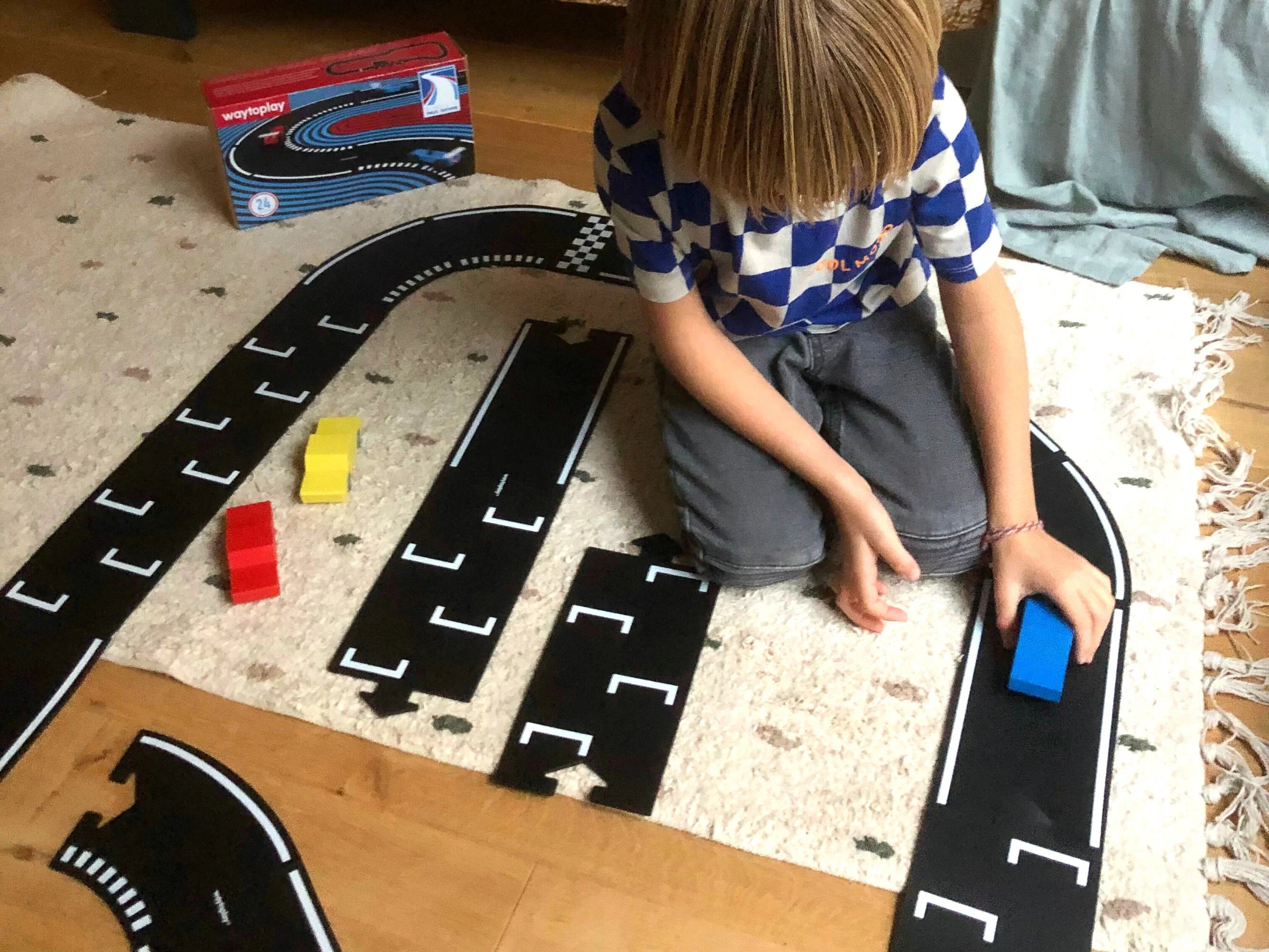 Le circuit flexible Paul Ricard 24 pièces - Made in Hollande - Waytoplay Toys