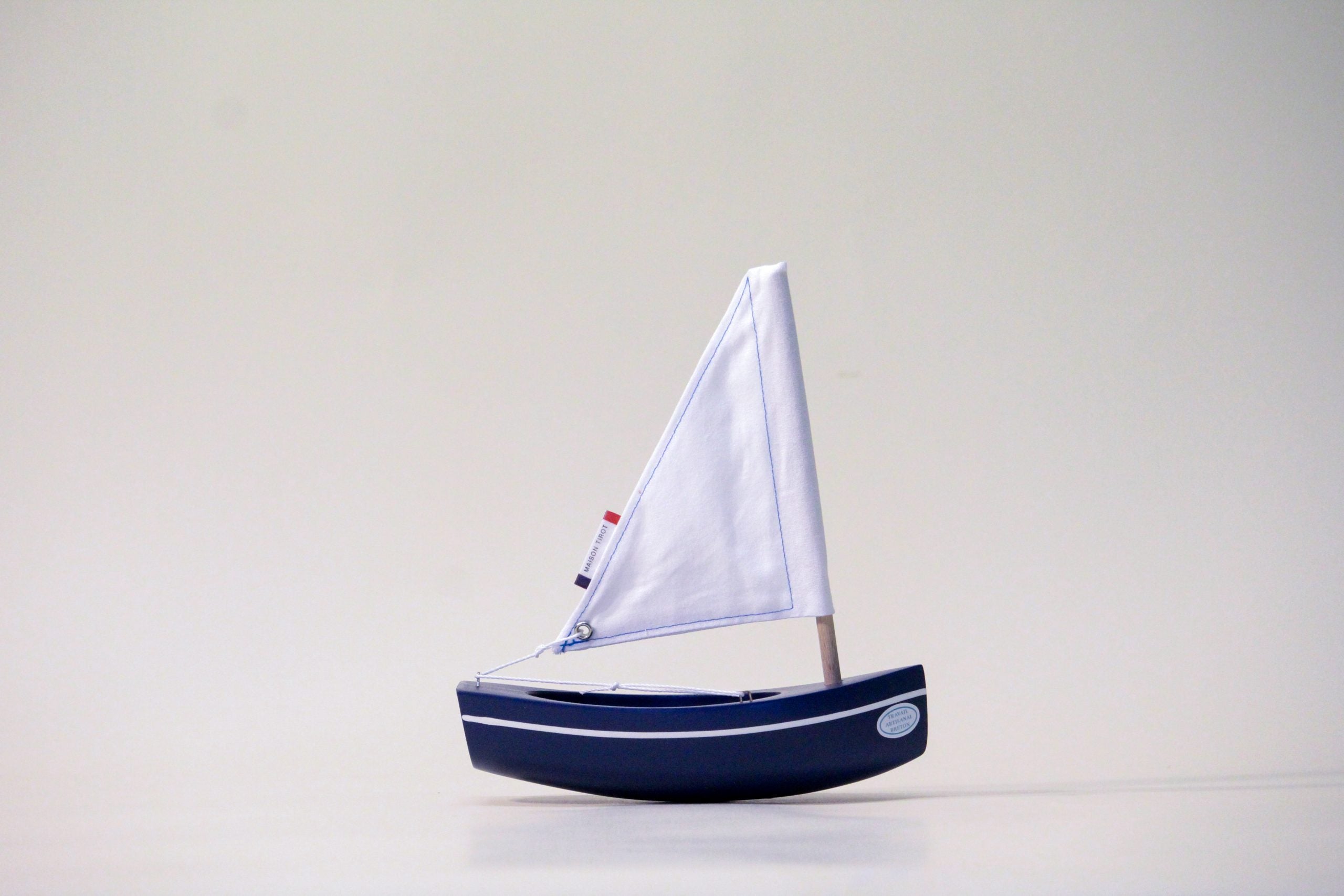 Le Bachi - Bateau jouet en bois Made in France pour le bain