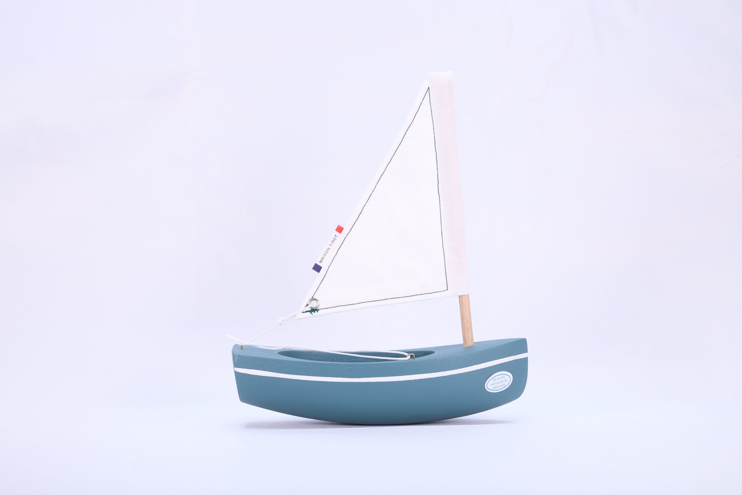 bateau jouet en bois made in france bleu