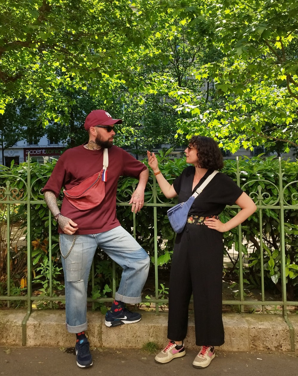 La team La Miocherie porte les bananes à langer