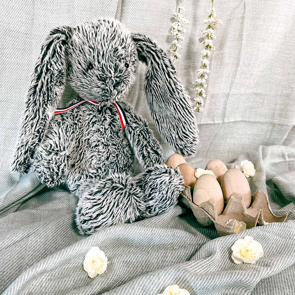 peluche lapin ruban bleu blanc rouge