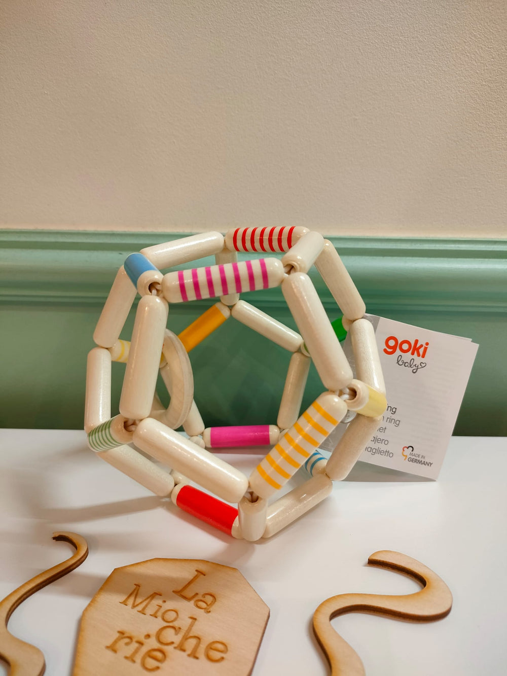 Le hochet Balle flexible en bois - Goki