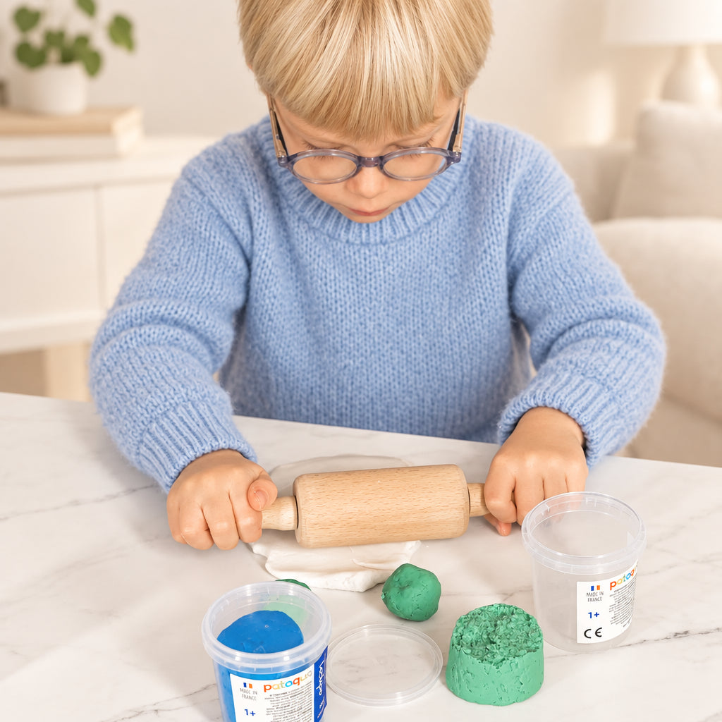 Atelier pâte à modeler végétale à la maison, pots ouverts
