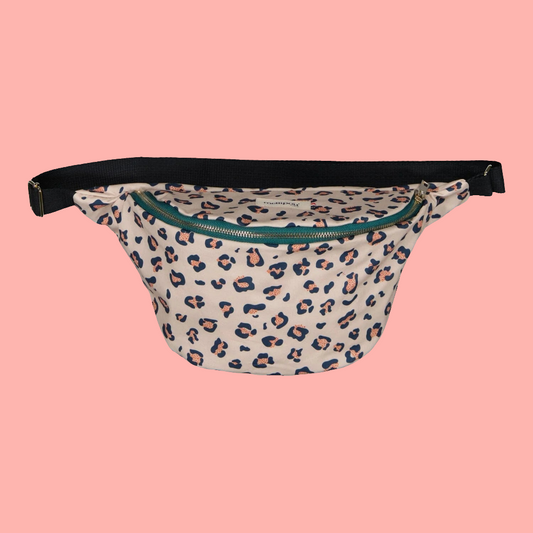 banane à langer motif léopard fabriquée en France