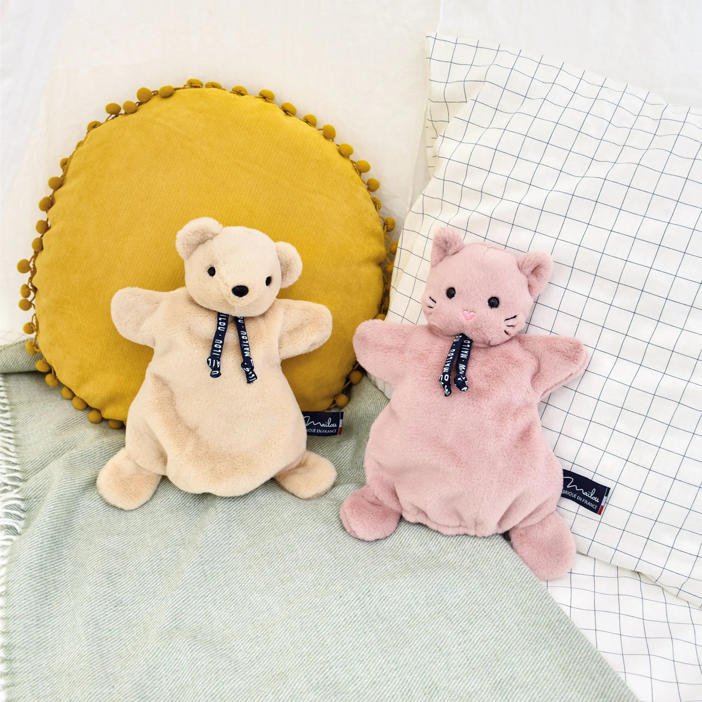 deux doudous marionnettes fabriqués en France