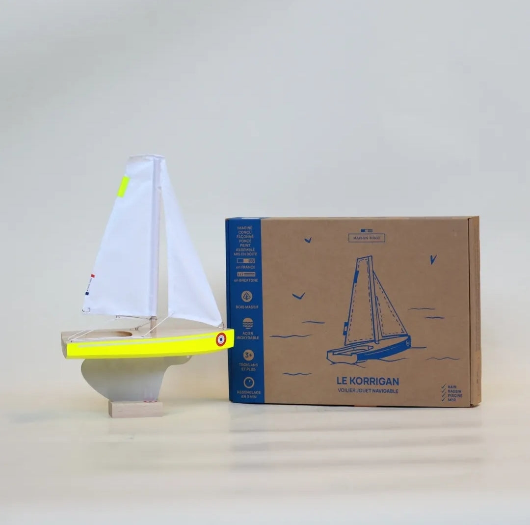 voilier de bassin breton et sa boîte
