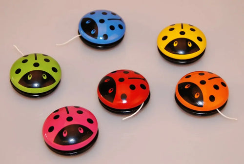 yoyos coccinelles en bois de toutes les couleurs fabriqués en France