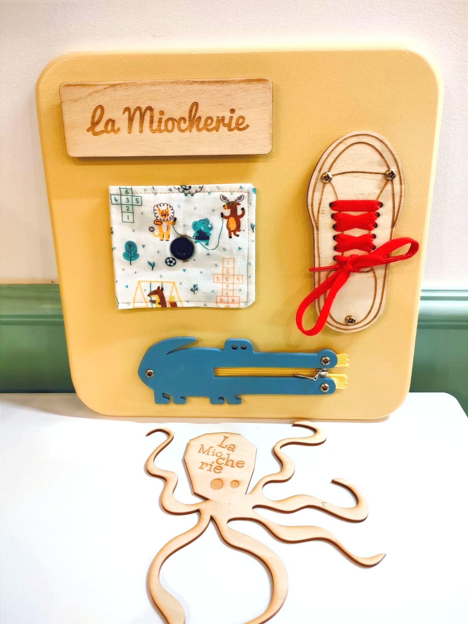 Planche de dextérité (busy board) - Made in France - Charade et Compagnie