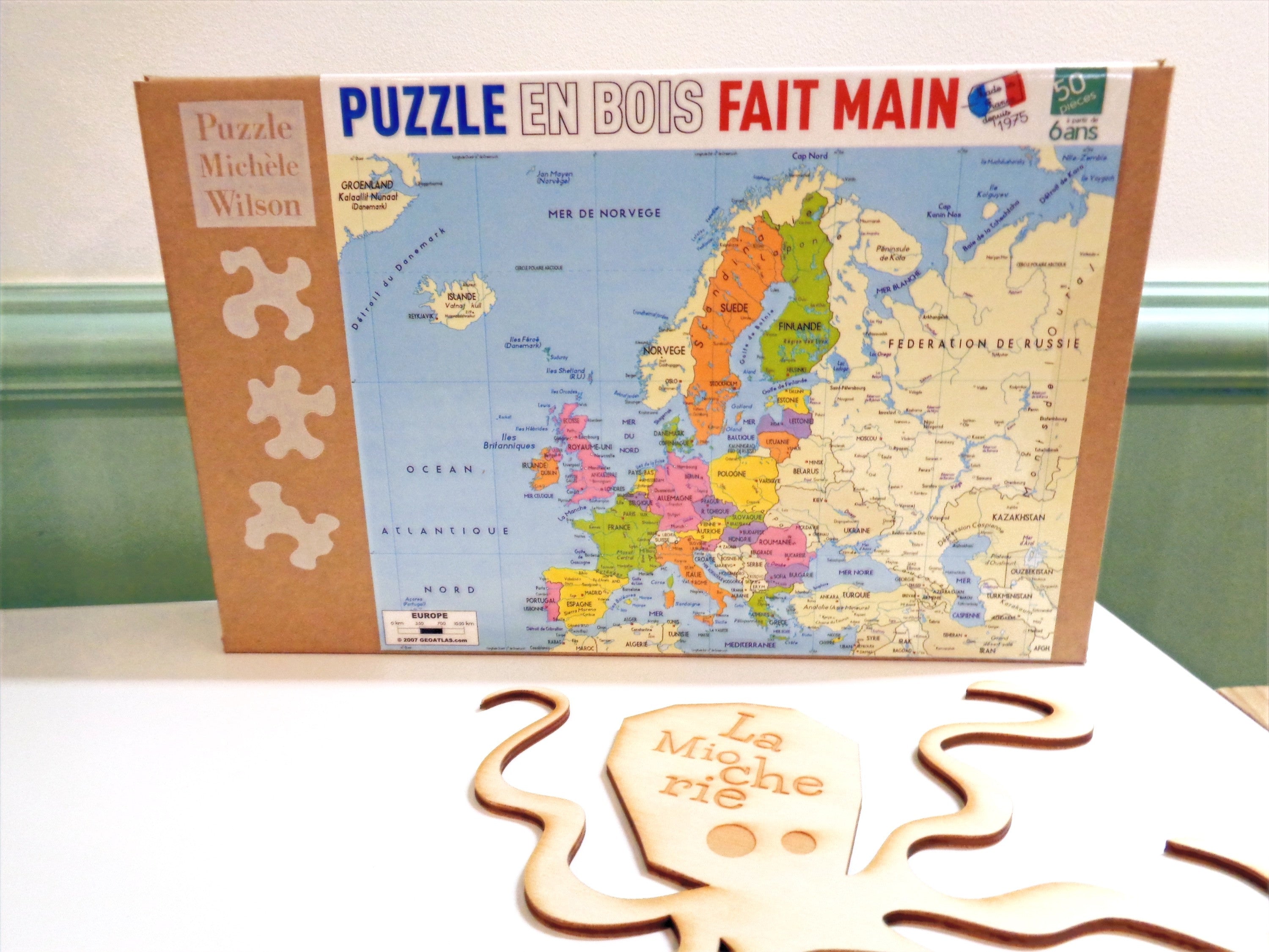 Puzzle en bois 50 pièces Carte d'Europe - Made in France - Michèle Wilson