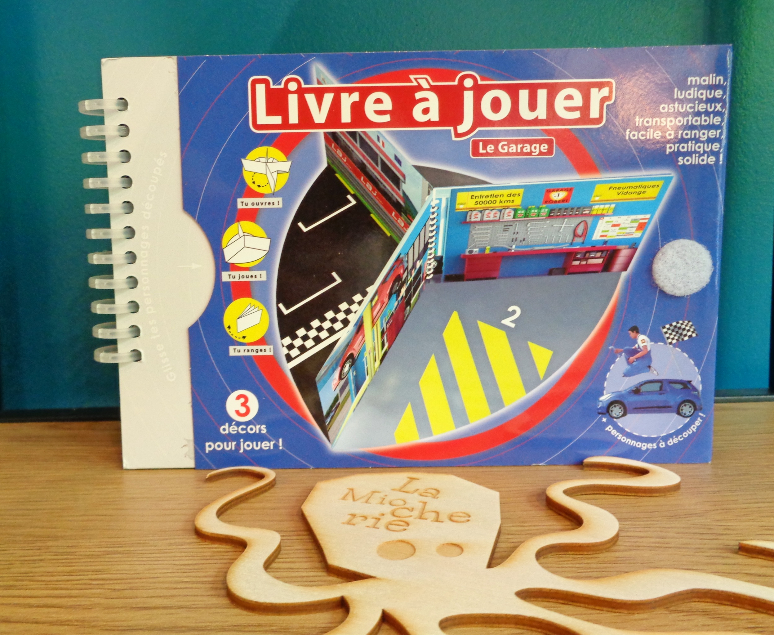 Le Garage play book - Made in France - Mademoiselle is a hit