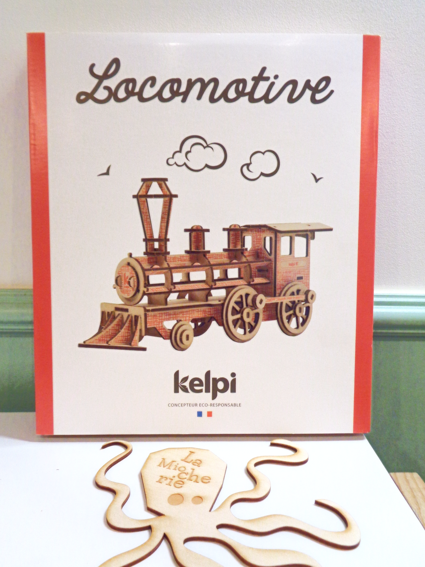 The Red Locomotive model - Made in France - Kelpi