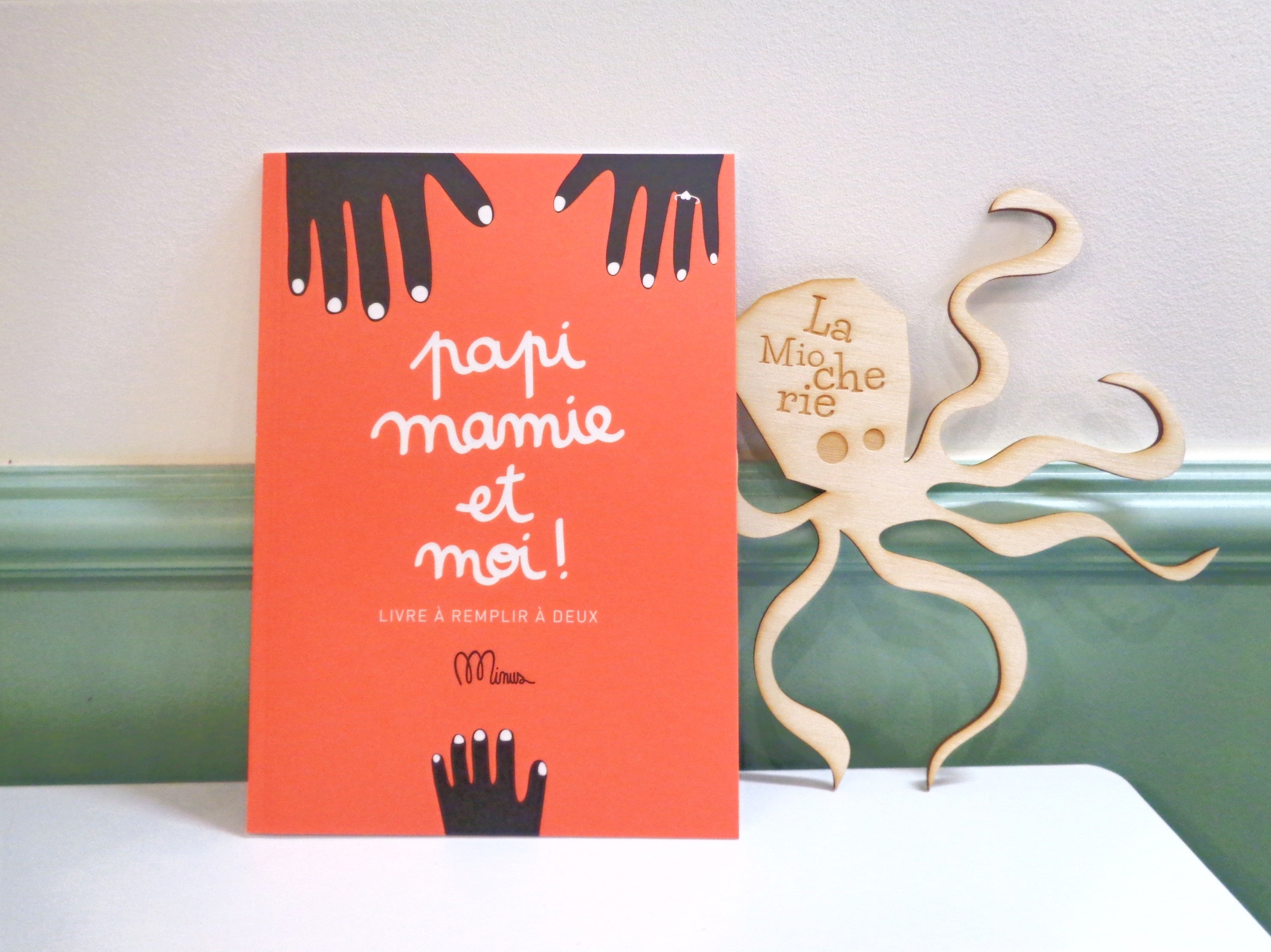 Livre à remplir en famille - Papi, mamie et moi !